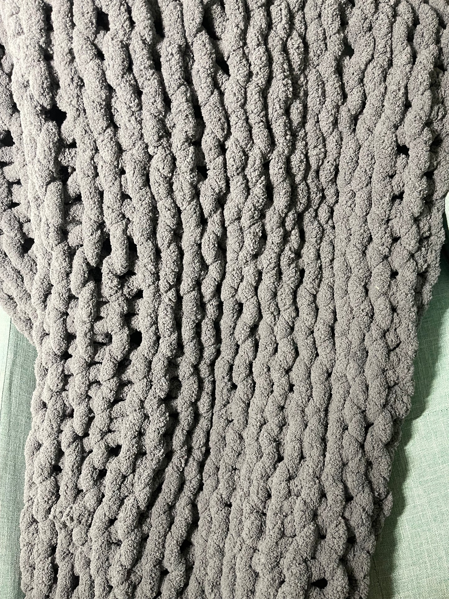 CHUNKY THROW